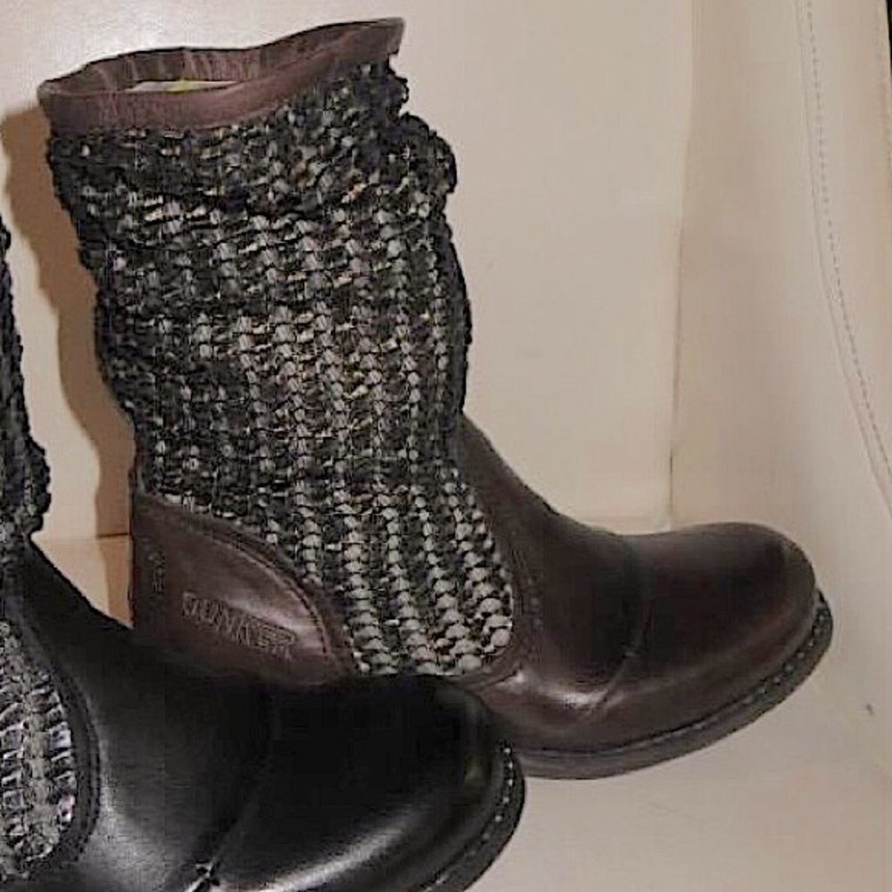 Bunker moto boots in brown distressed leather, metallic gold, warm fleece